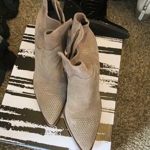 Vince camuto nude booties